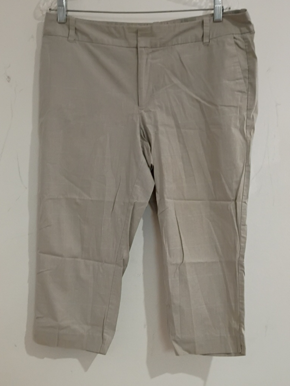GAP Light Beige Cropped Capris
